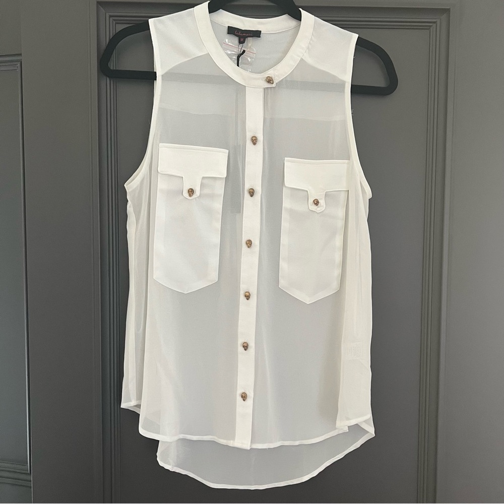 NWT LuluMari skull button sleeveless blouse